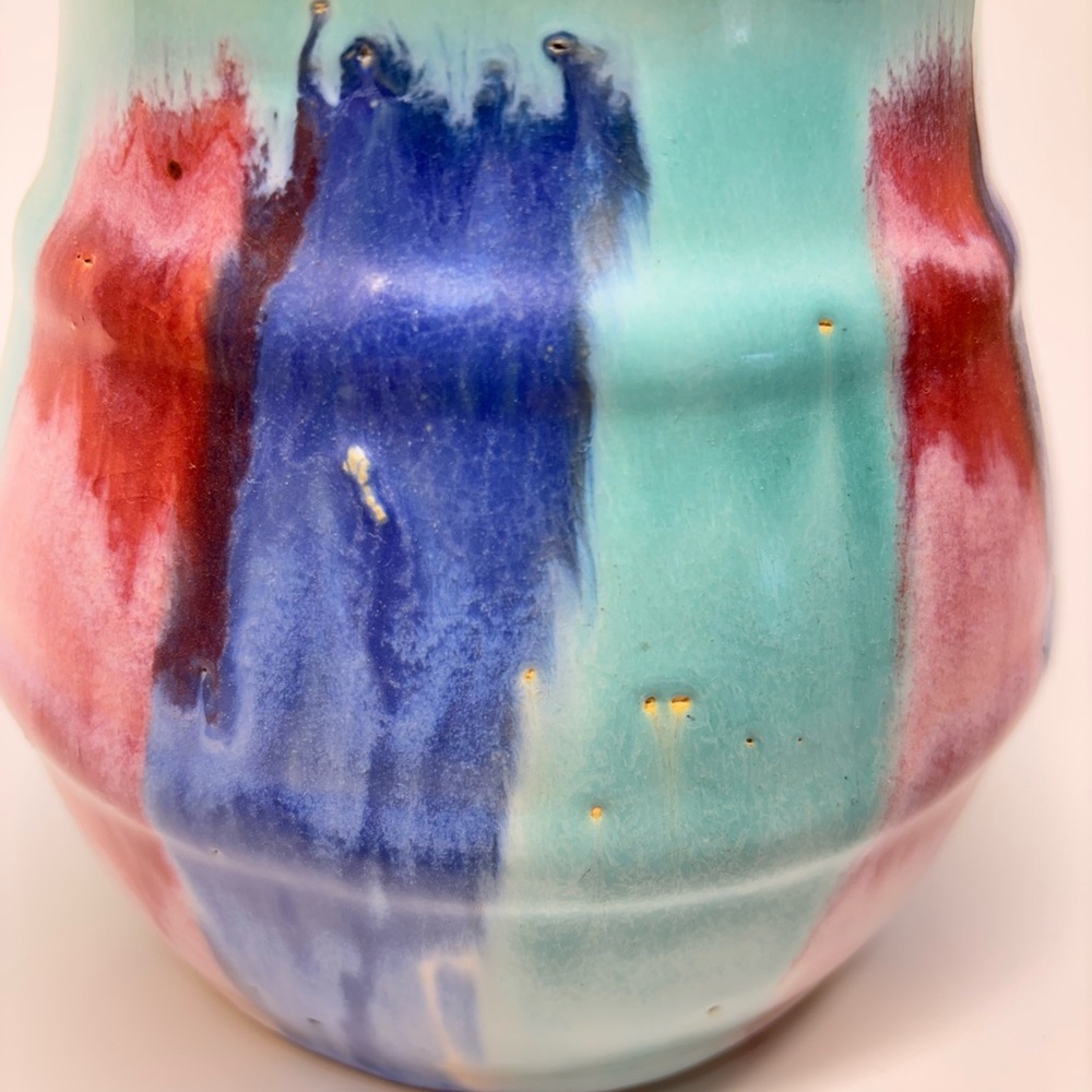 Vintage 1920'S Early Hull Art Pottery 6.75" Striped Ribbed Vase - Picture 5 of 10